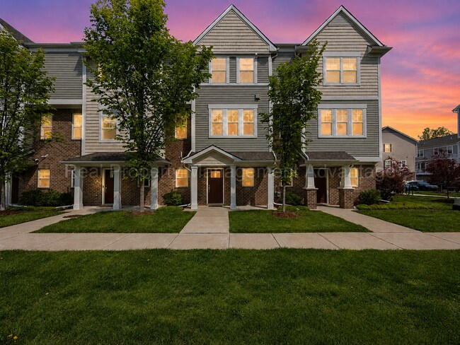 Foto del edificio - Modern 2020 Built Townhome Just Steps from Downtown Ferndale!