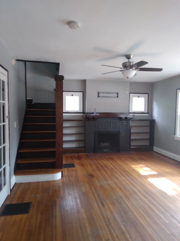 Building Photo - 718 W Delaware Ave