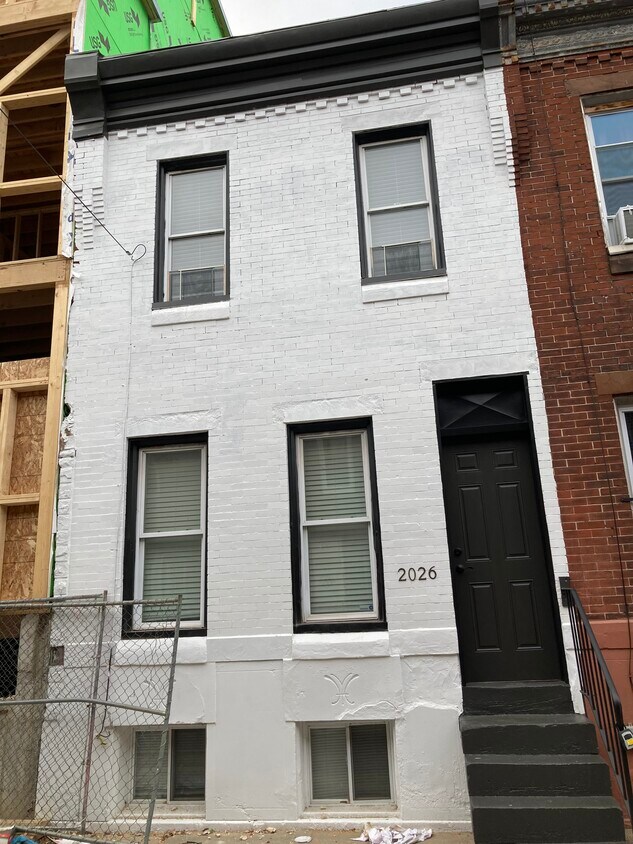Primary Photo - 2026 S Dorrance St