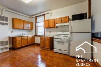 Building Photo - 2014 N Kedzie Ave