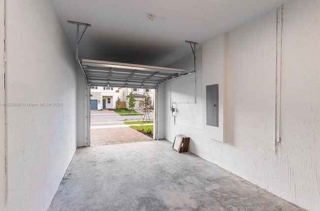 Building Photo - 2336 NW 130th St