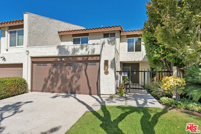 Building Photo - 603 Racquet Club Ln
