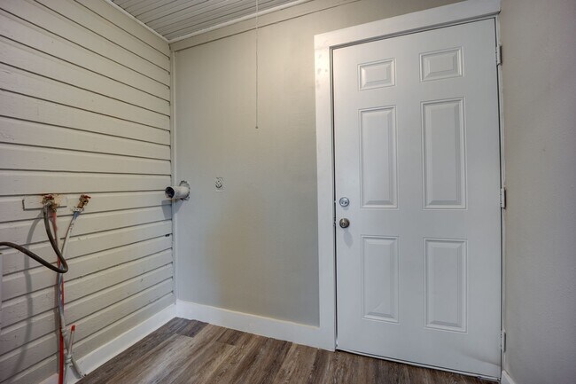 Foto del edificio - Freshly Updated 3 Bedroom Home