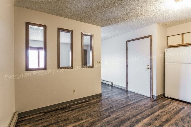 Building Photo - 348 Terri Dr