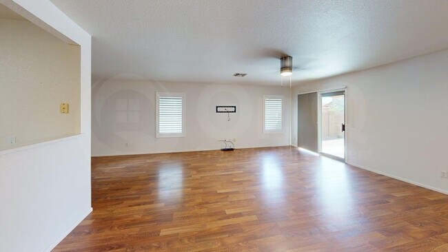 Building Photo - 3945 W Pine Creek Way