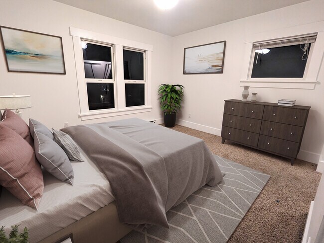 Bedroom with Walk-in Closet - 2111 14th Ave S