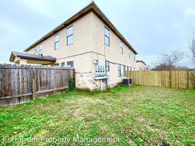 Building Photo - 7650 Oak Chase, Unit 7650