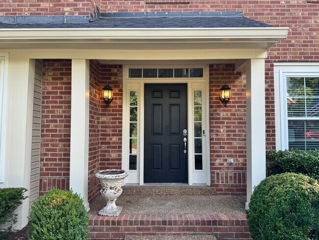 Building Photo - Fabulous 4BR remodeled home in Franklin