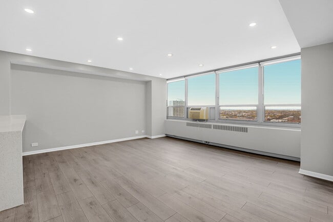 Photo - 3950 N Lake Shore Dr Apartment