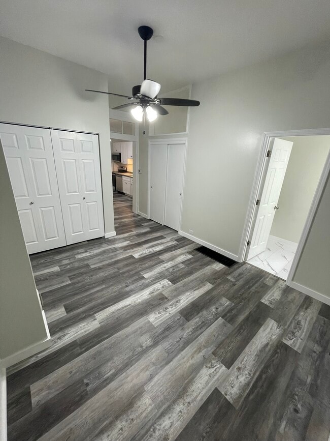 Center Room - 1418 N 3rd St