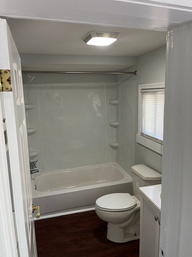 Building Photo - 18 Elizabeth St