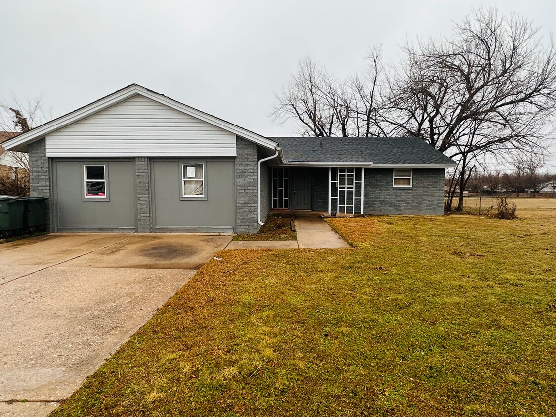 Primary Photo - Newly Remodeled Home for Pre-Lease