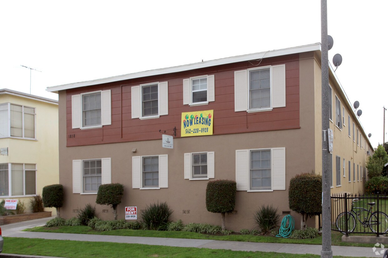 Building Photo - 1818 E 5th St