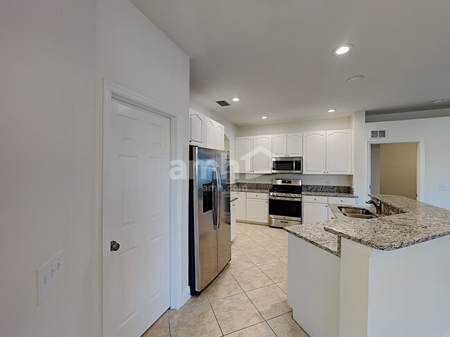 Building Photo - 1618 Short Birch Ln