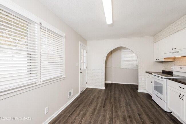 Foto del edificio - 215 Kim Ct