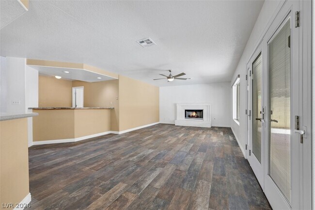 Foto del edificio - 815 Stillwater Ln