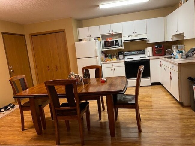 Foto del edificio - 216 West Ave