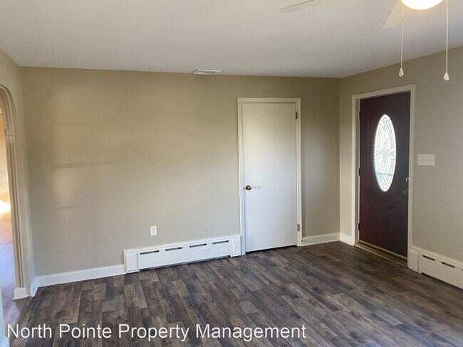 Building Photo - 2 br, 1 bath House - 2402 New Holland Pike