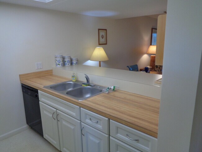 Foto del edificio - 5527 NE Gulfstream Way