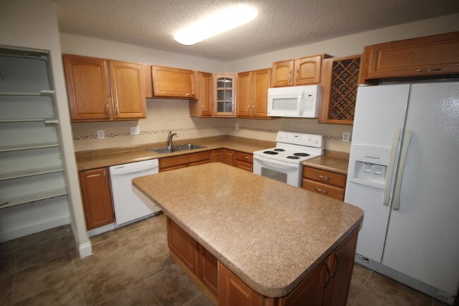 Foto del edificio - 4505 NW 3rd Drive  Delray Beach FL 33445