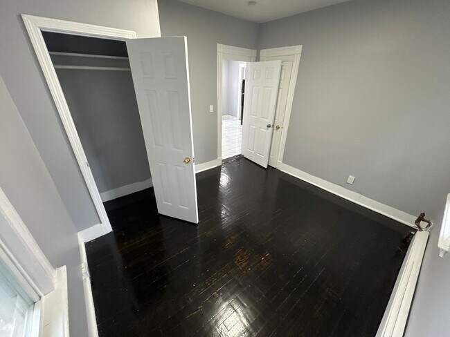 Building Photo - 125 Dewitt St