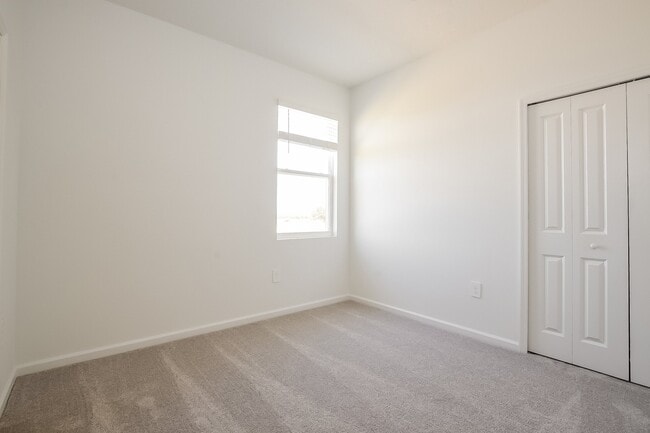 Building Photo - 7656 Gemstone St