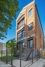 Building Photo - 6332 S Ellis Ave