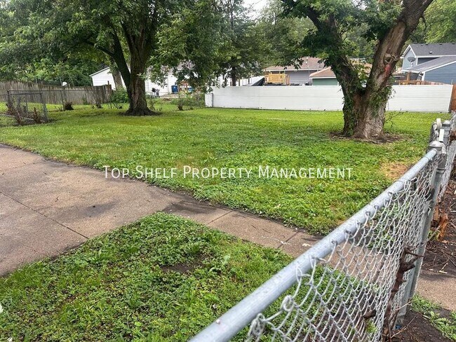 Building Photo - 607 E McKinley Ave