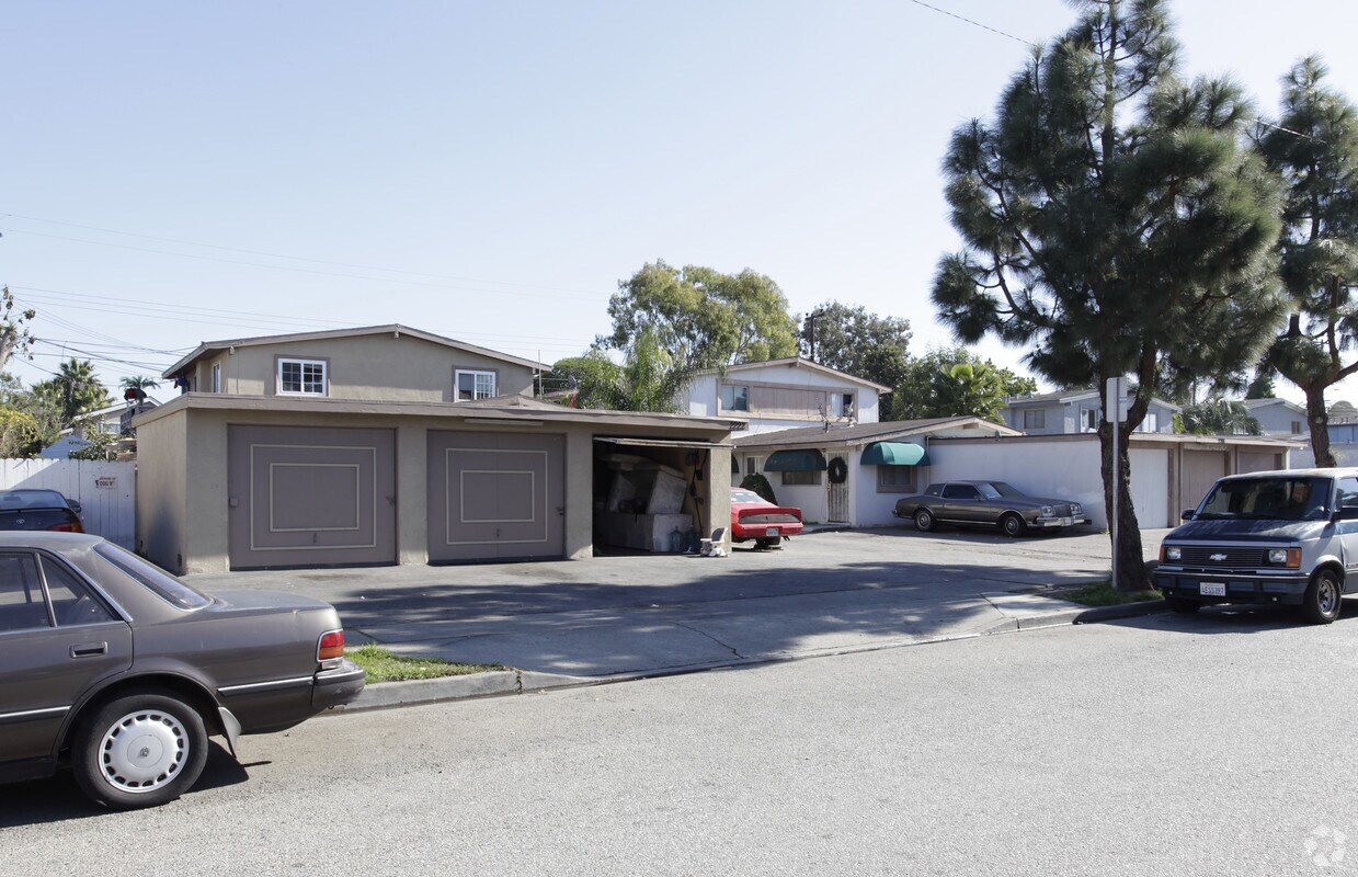 Primary Photo - 2218 Rutgers Dr