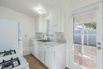 Building Photo - 4246 E Pima St
