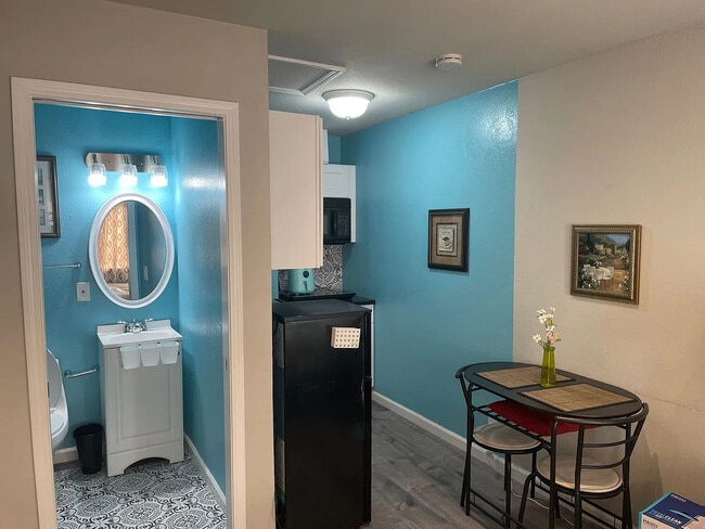 Foto del edificio - 3275 Parkhaven Dr