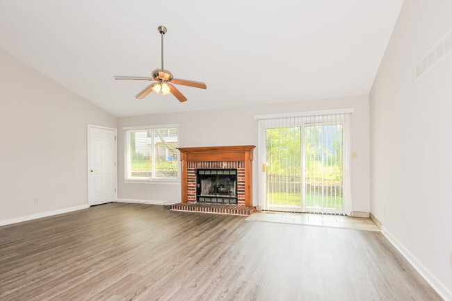 Building Photo - 14 Walnut Hill Ct