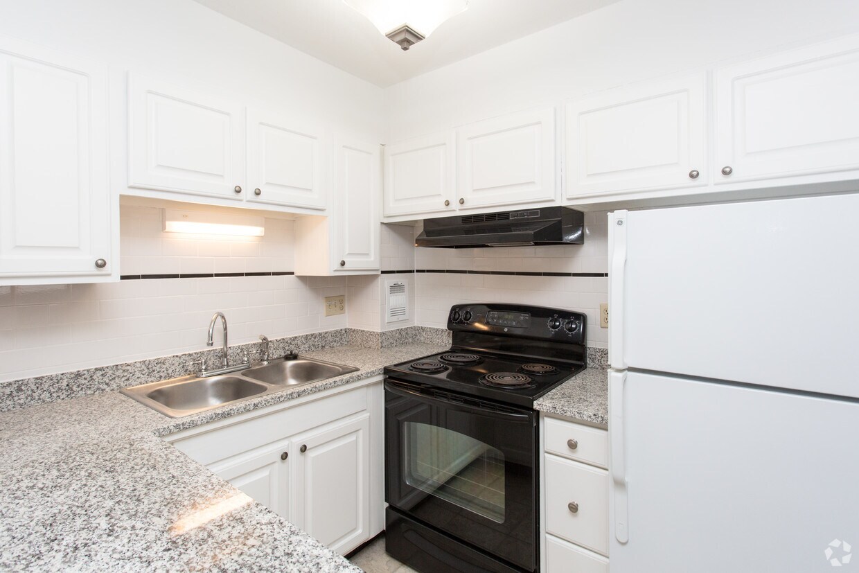 Lakeview Gardens Apartments Natick, MA