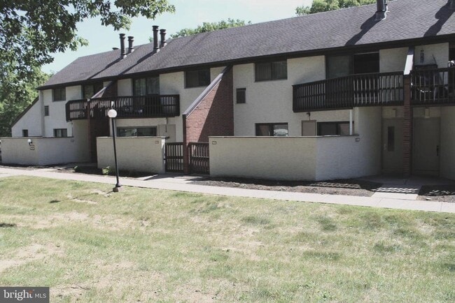 Building Photo - 1074 Lancaster Blvd