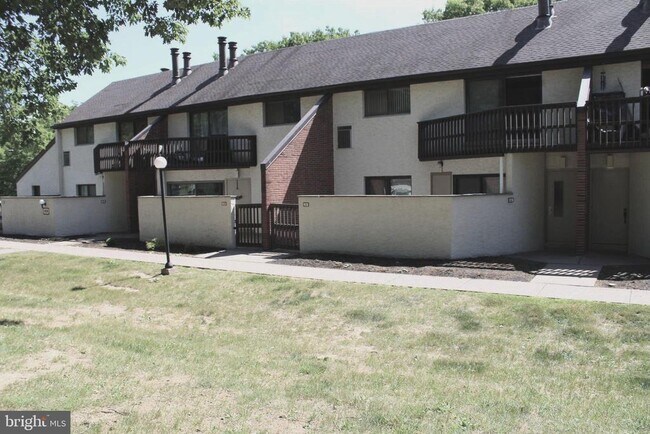 Foto del edificio - 1074 Lancaster Blvd