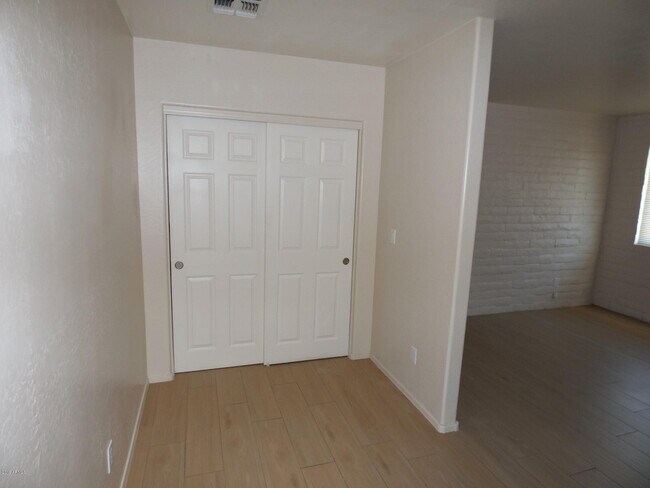 Foto del edificio - 438 S Hobson