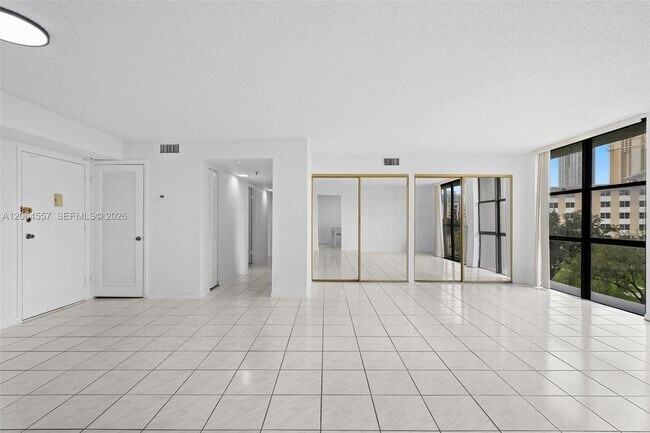 Building Photo - 17500 N Bay Rd