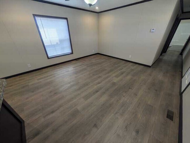 Foto del edificio - 16213 Normandy St