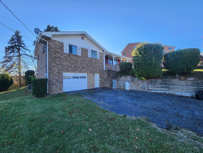 Foto del edificio - COMING SOON! This is a Lease-to-Own – Not ...