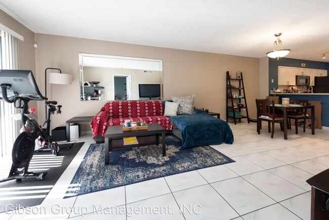 Building Photo - 2334 S Cypress Bend Dr