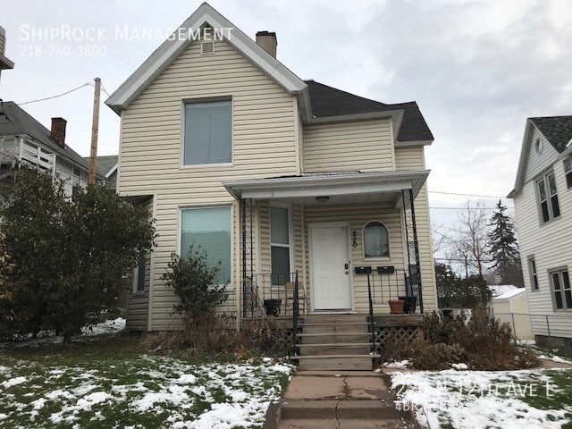 Primary Photo - 220 N 12th Ave E