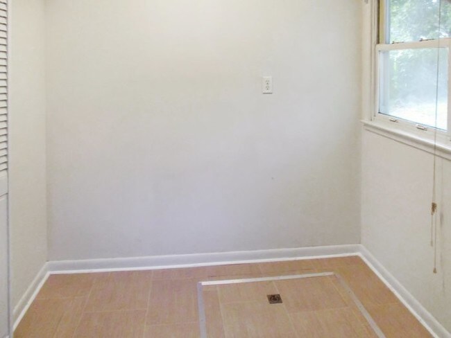 Building Photo - Pet Friendly Rambler with Storage Shed
