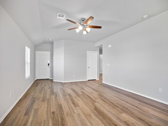 Building Photo - 25445 Carnation Ct