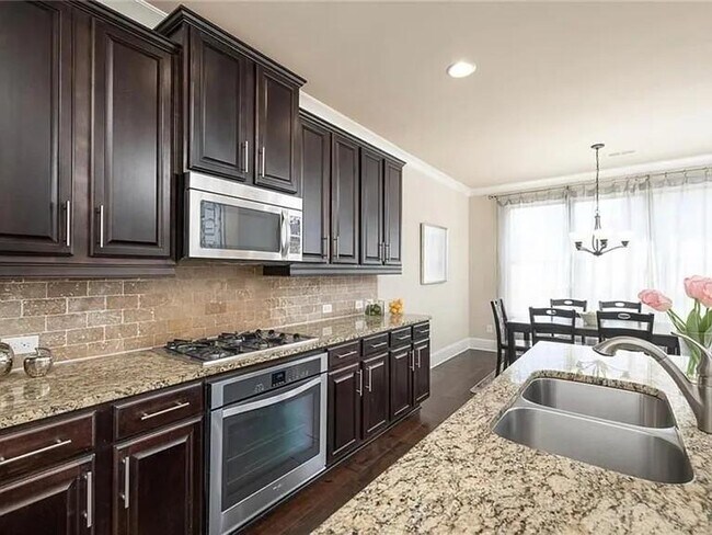 Foto del edificio - 7860 Highland Bluff