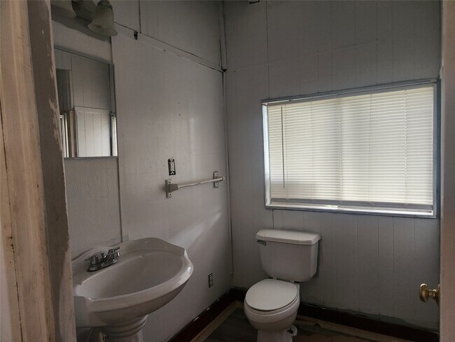 Foto del edificio - 4439 13th St