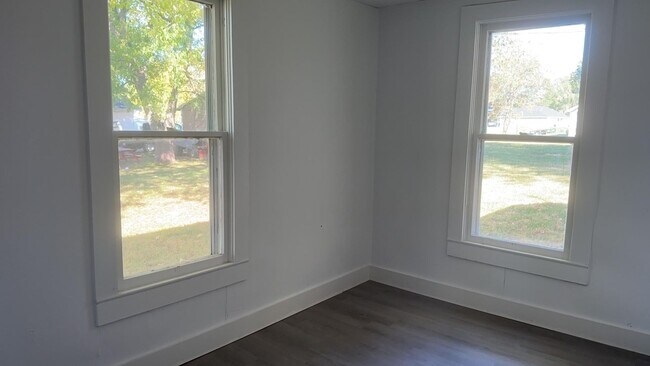 Foto del edificio - 3 Bedroom For Rent Bowling Green MO
