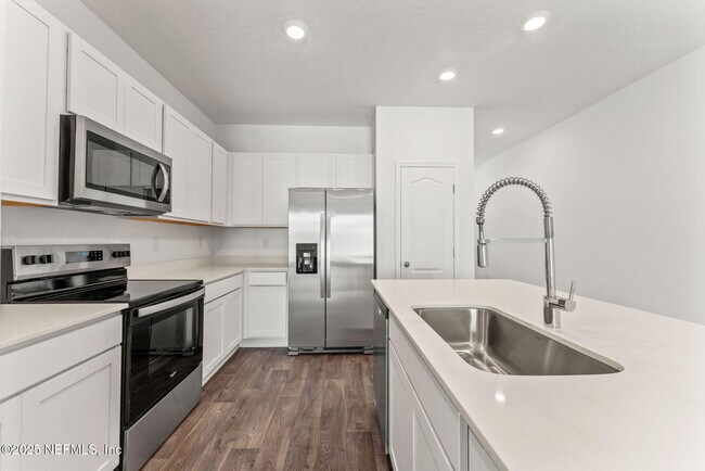 Building Photo - 5966 Ortega Hills Dr