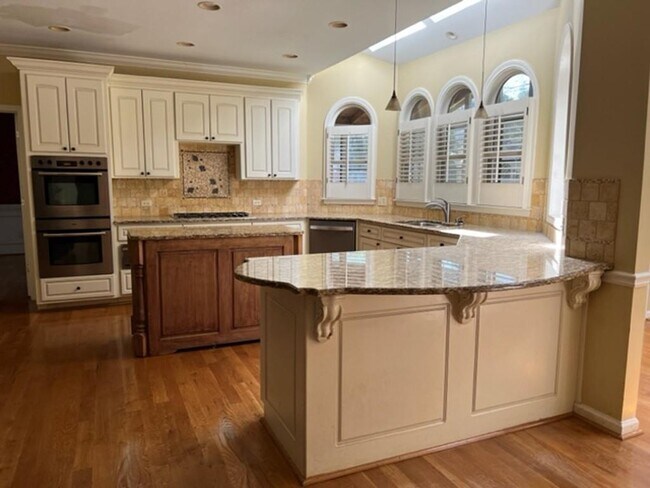 Foto del edificio - 4368 Whittington Way NW