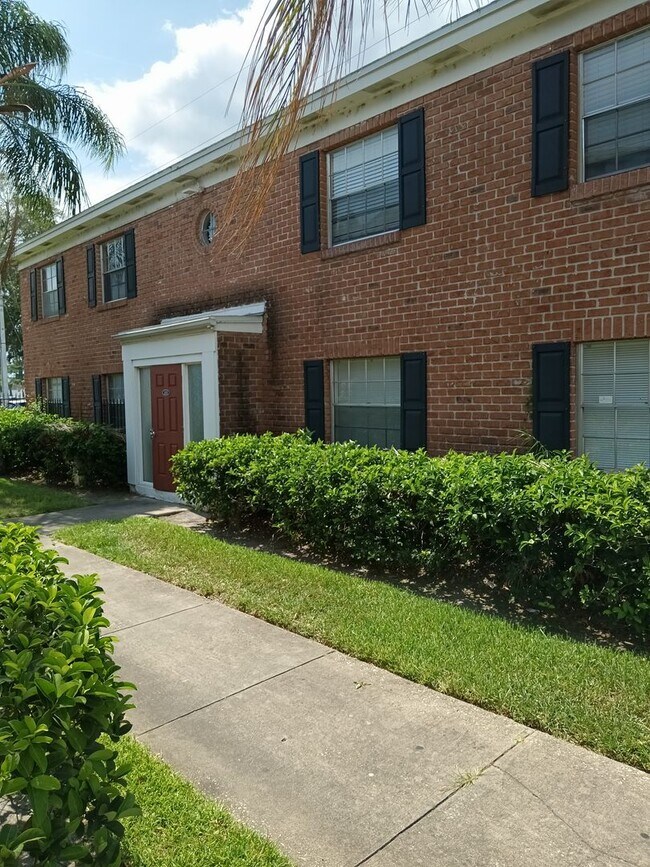 Building Photo - 1436 Holden Ave