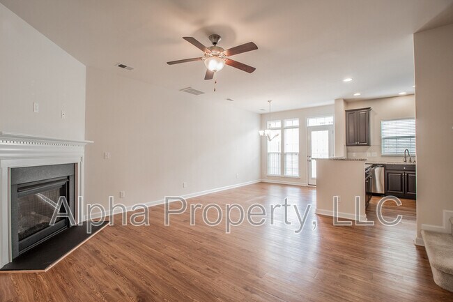 Building Photo - 305 Christiane Way